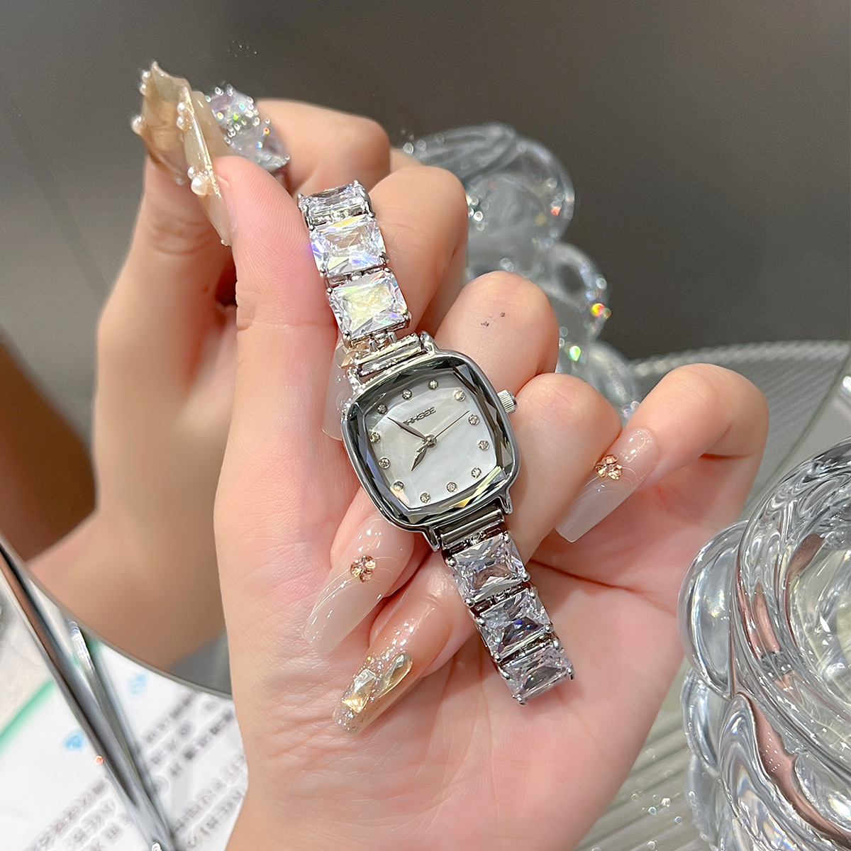 Jewelry Diamond Watches - 2025 High-end Kadın Izle Elmas Işık