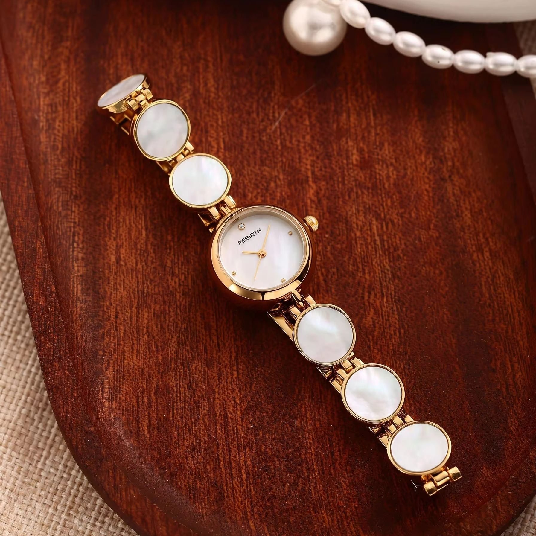 Jewelry Diamond Watches - Hafif Lüks Dört Yapraklı Yonca Tasarımlı,