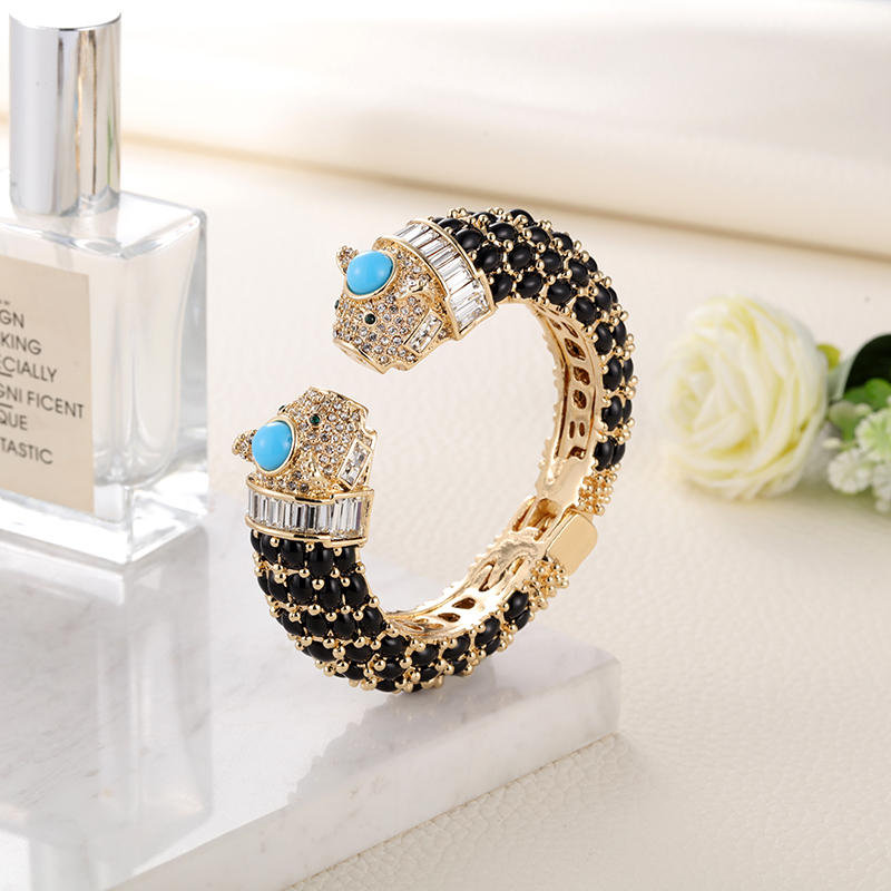 Sally'nin Cenneti Hayvan Bilez - Paradise Jewelry & Watches Dolphin Mall incelemesi ve fiyatı
